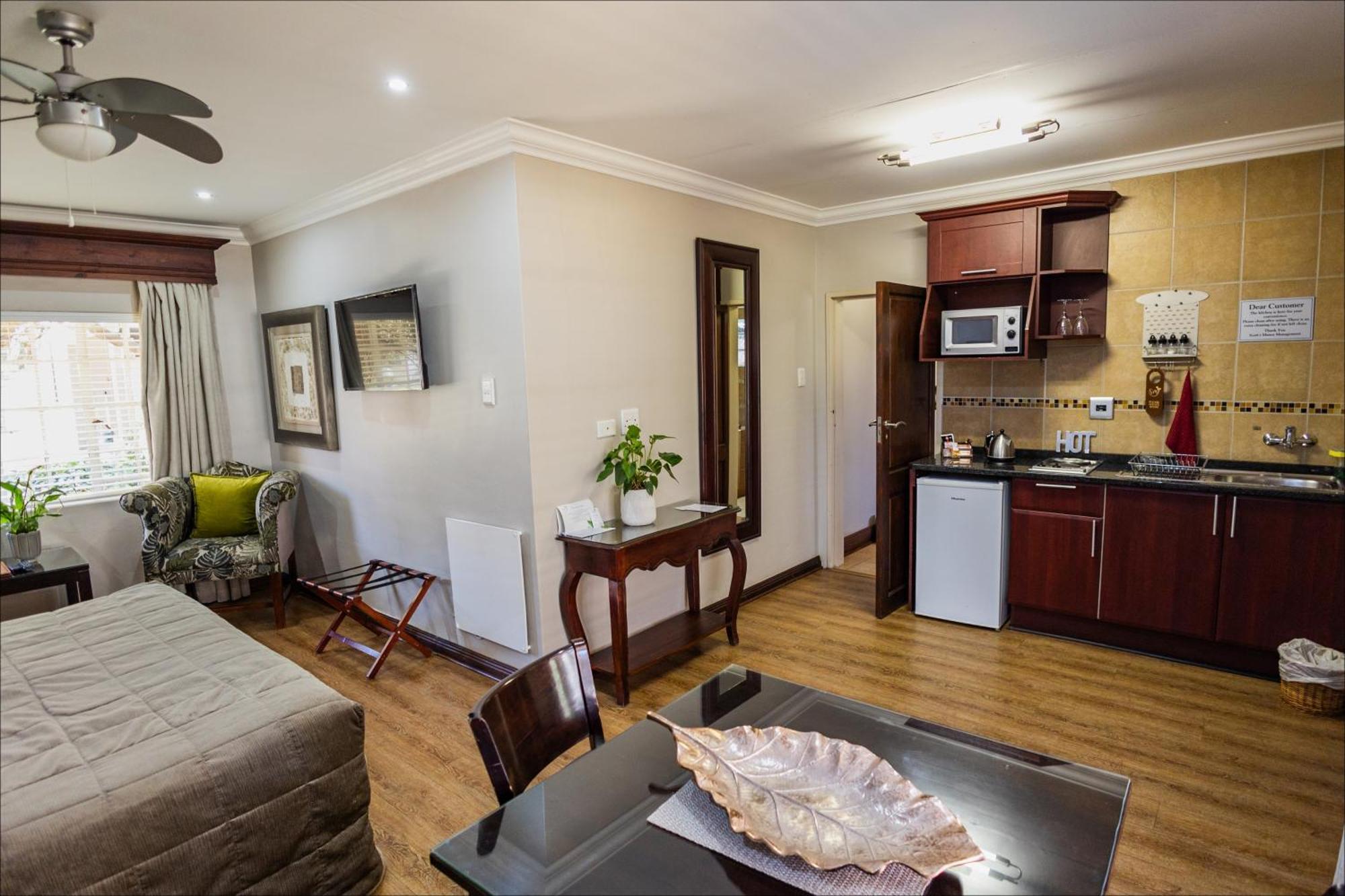 Scott'S Manor Guesthouse Function And Conference Venue Lichtenburg 외부 사진