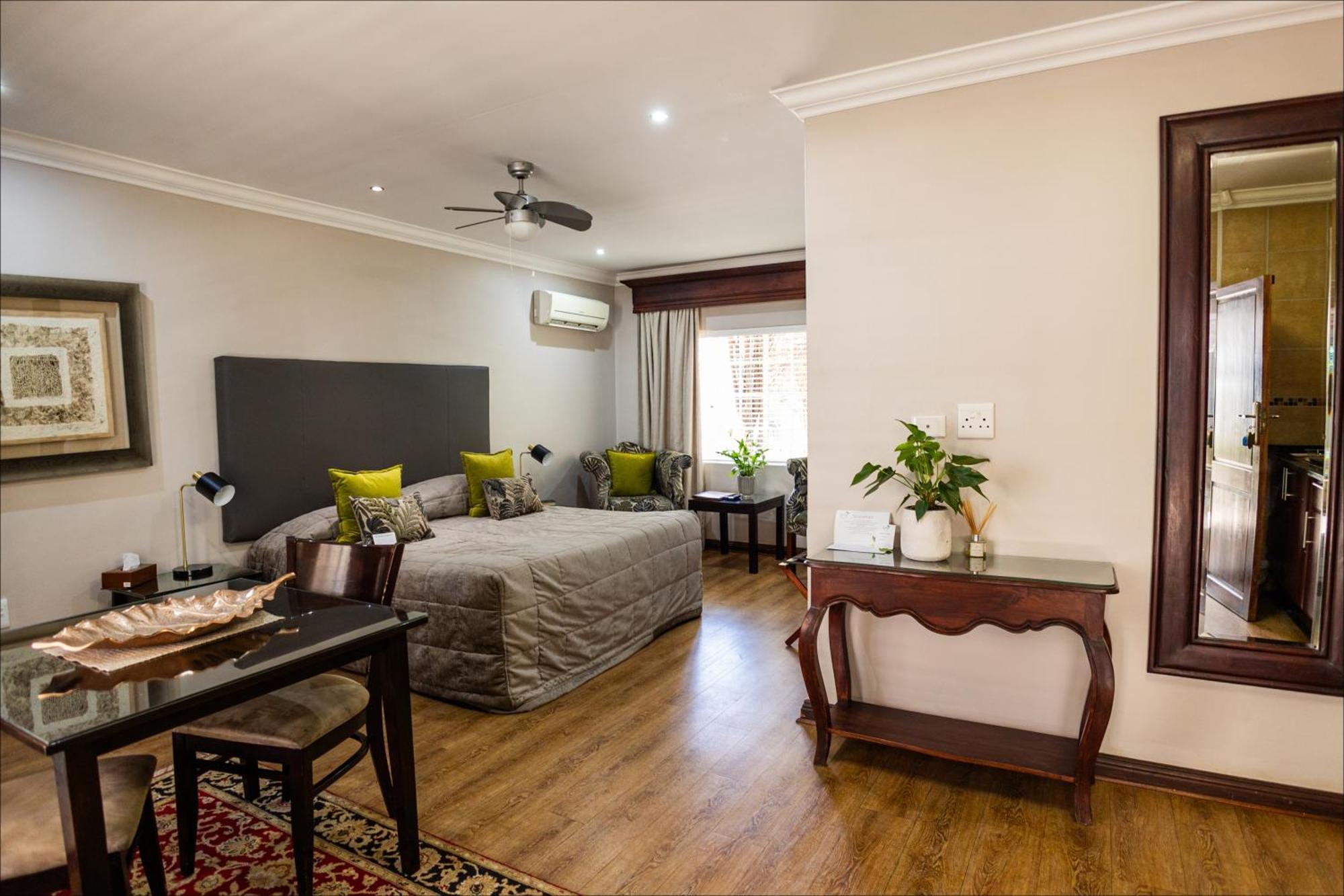 Scott'S Manor Guesthouse Function And Conference Venue Lichtenburg 외부 사진